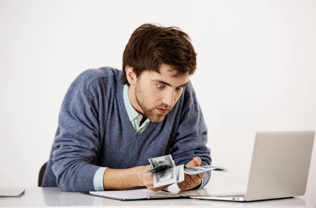 Costly Money Mistakes Students & Young Professionals Must Avoid